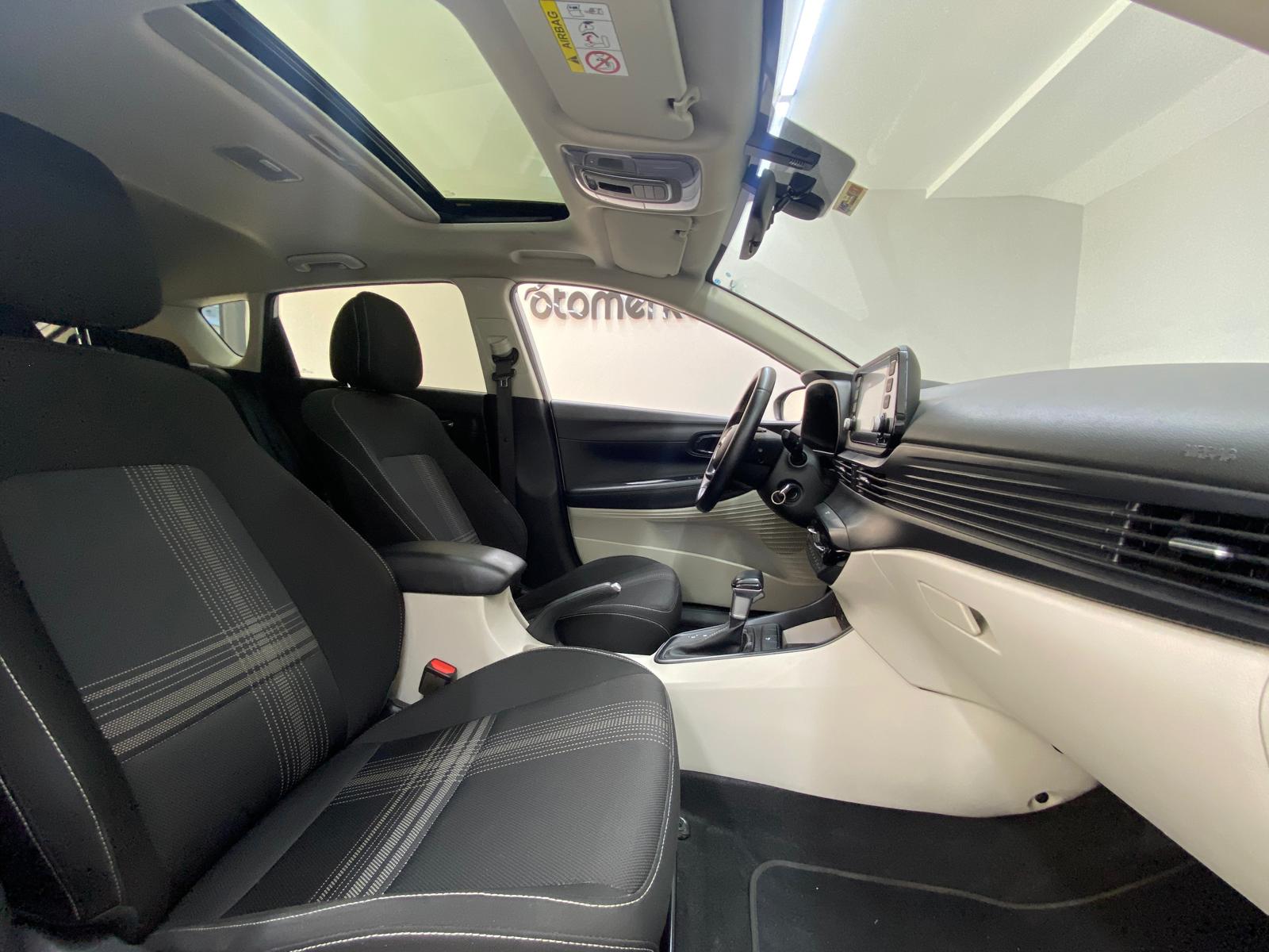 HYUNDAI BAYON 13